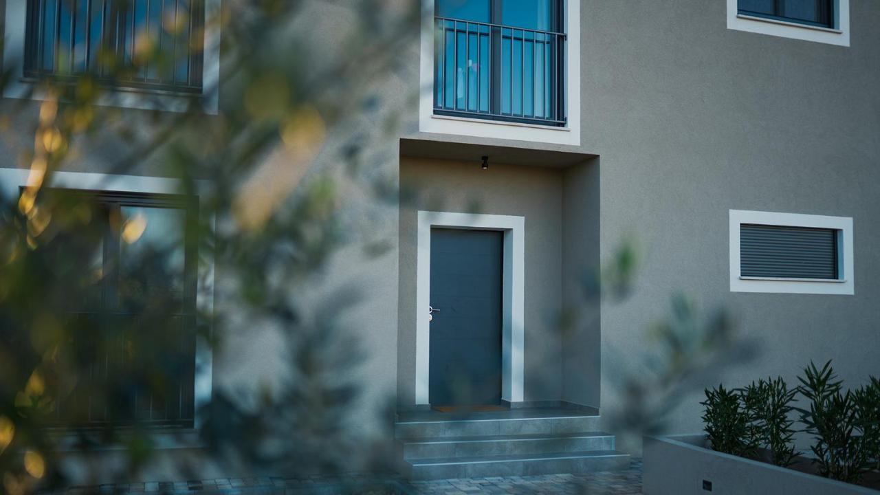 Villa & Jardin - Luxury Villa With Swimming Pool Vrh  Exterior foto