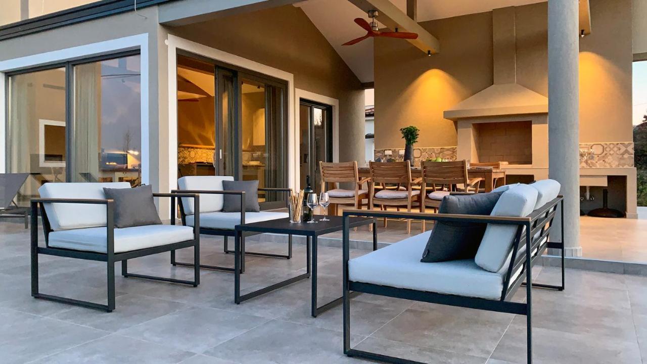 Villa & Jardin - Luxury Villa With Swimming Pool Vrh  Exterior foto