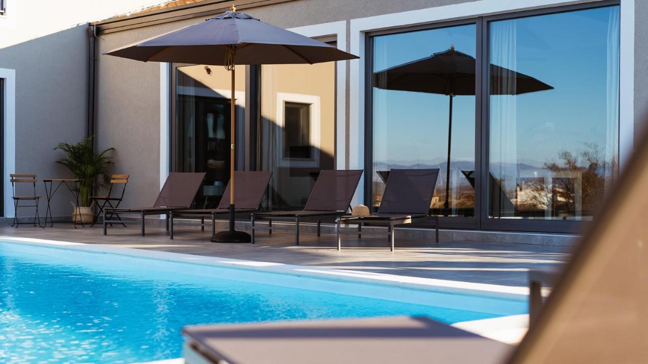 Villa & Jardin - Luxury Villa With Swimming Pool Vrh  Exterior foto